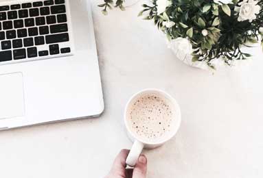 抖音4万粉小网红【巩义四姑娘】不雅视频曝光！与老公床上激情啪啪，账号已销号！