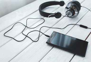 抖音4万粉小网红【巩义四姑娘】不雅视频曝光！与老公床上激情啪啪，账号已销号！