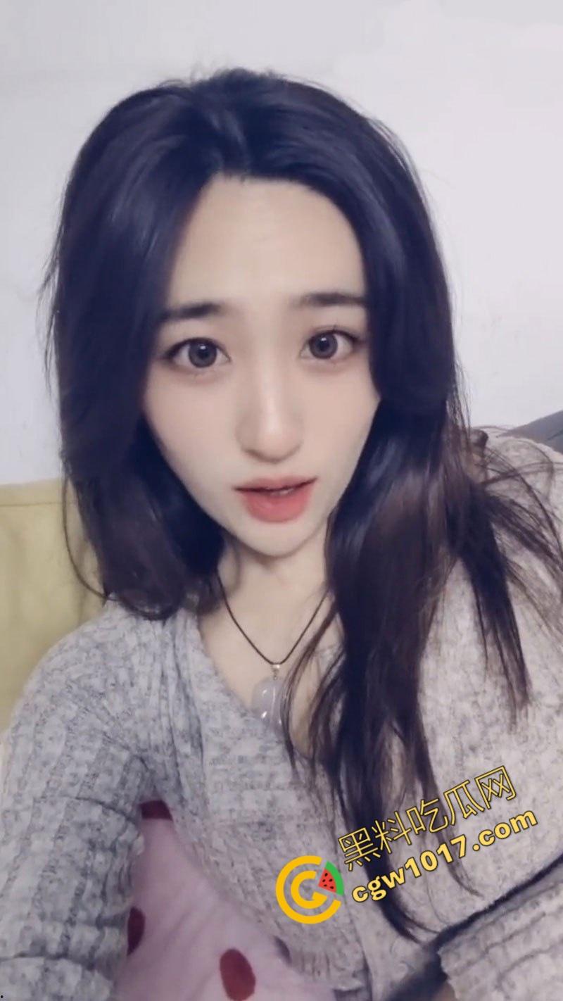 辽宁大学生【翟芷柔】丑闻曝光:清纯外表下淫乱不堪,赤裸迎合摄影师龌龊摸索,男友曝出不雅私密照,引发轩然大波!-2