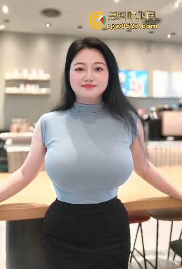 外甥趁小姨洗澡脱光闯入，被肉棒诱惑竟主动舔屌求操，后入打桩爆操，对白露骨场面超淫！