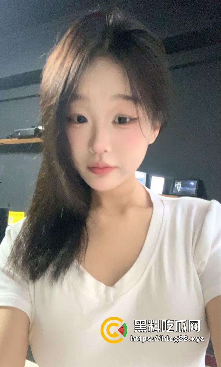 河南【李菲月】刚满18就被三洞全开,大胸妹初次开后门疼得泪崩,三通女王就此诞生!-4