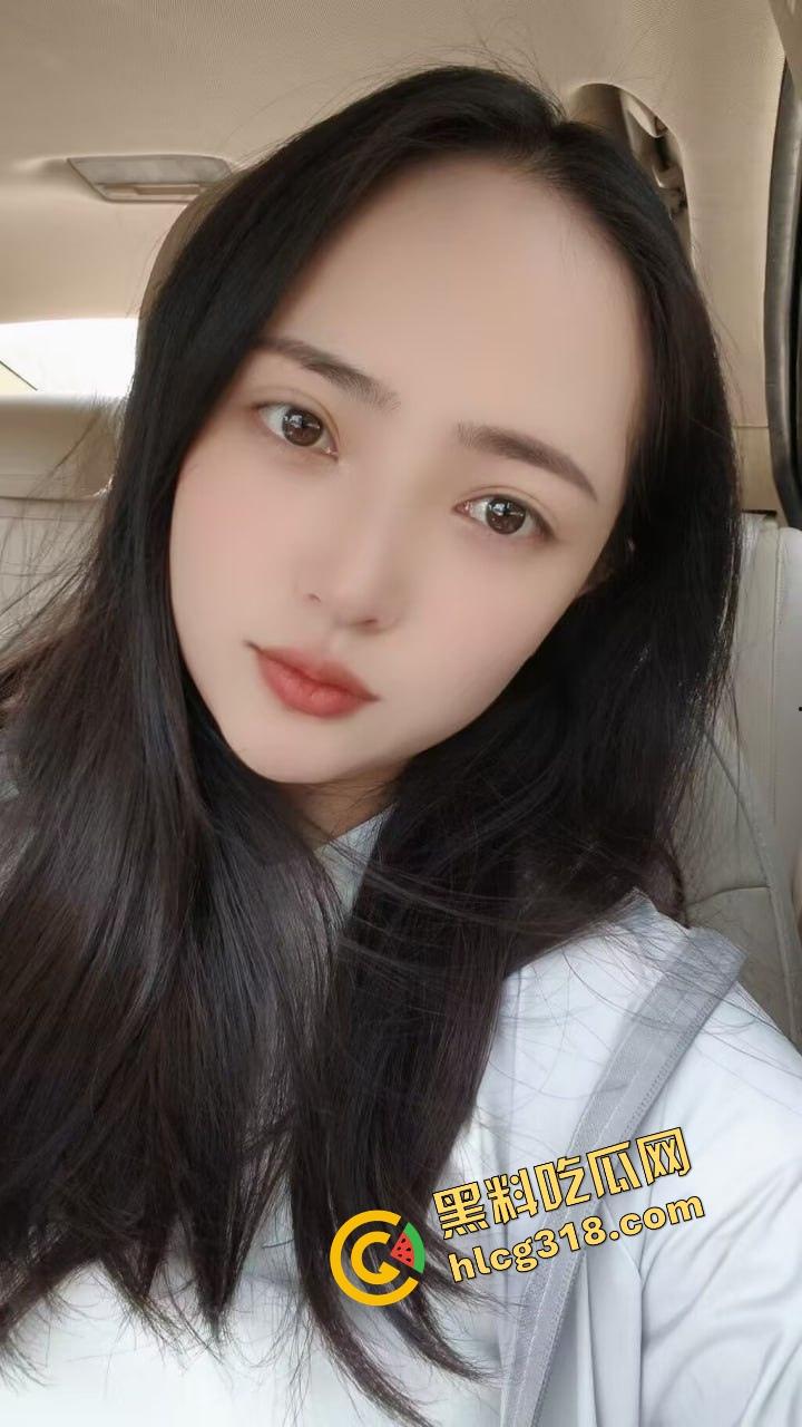 广州花城路奶茶兔女郎『林心妍』被地产大哥包养,全程露脸舔鸡巴,高潮中出嗲叫像猫发情!-3