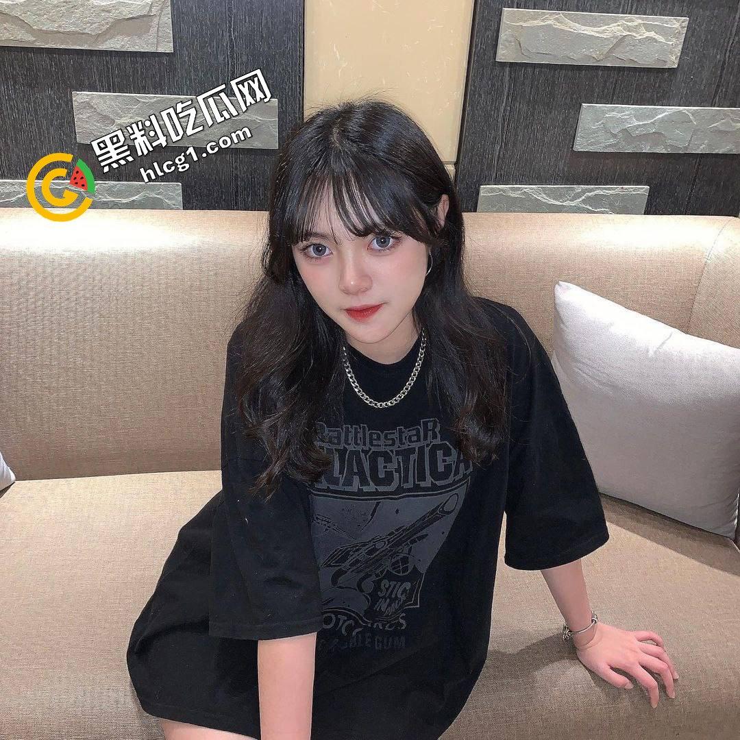 西安翻译学院小母狗，别看04年的但是真的早熟，视频外泄让人直呼过瘾！-4