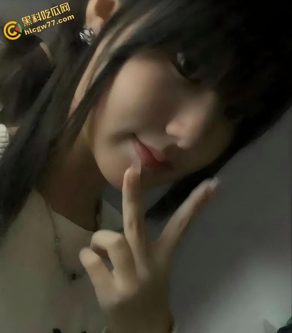 河北校花【王若玮】清纯校服藏大奶骚货!粉嫩骚逼尽显骚媚,清纯女神颜值唯美至极!-7