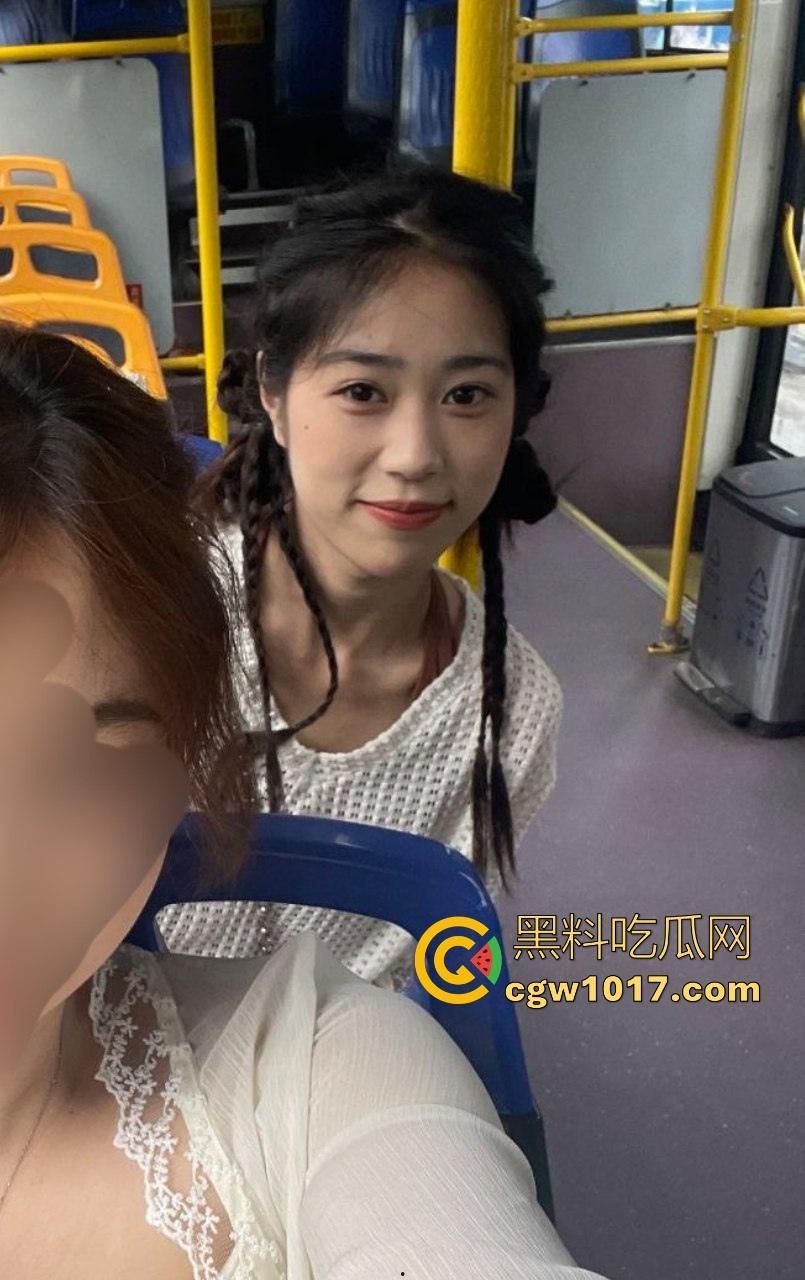 可爱清纯白月光最终还是倒在金主的大屌下,曾经可爱单纯的她以沦为金主性奴,胯下侍奉爆筋肉棒,她再也回不来了!-3