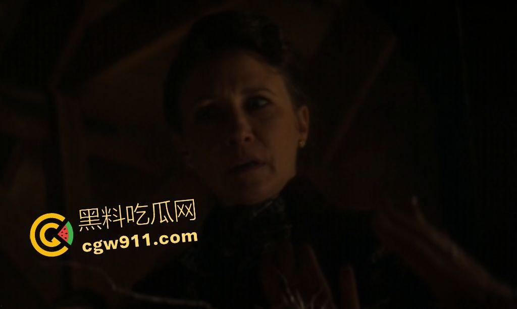 【招魂4】沃伦夫妇1986重返驱魔战场!斯莫尔家族恶魔肆虐,地狱烈焰吞噬惊魂夜!-6