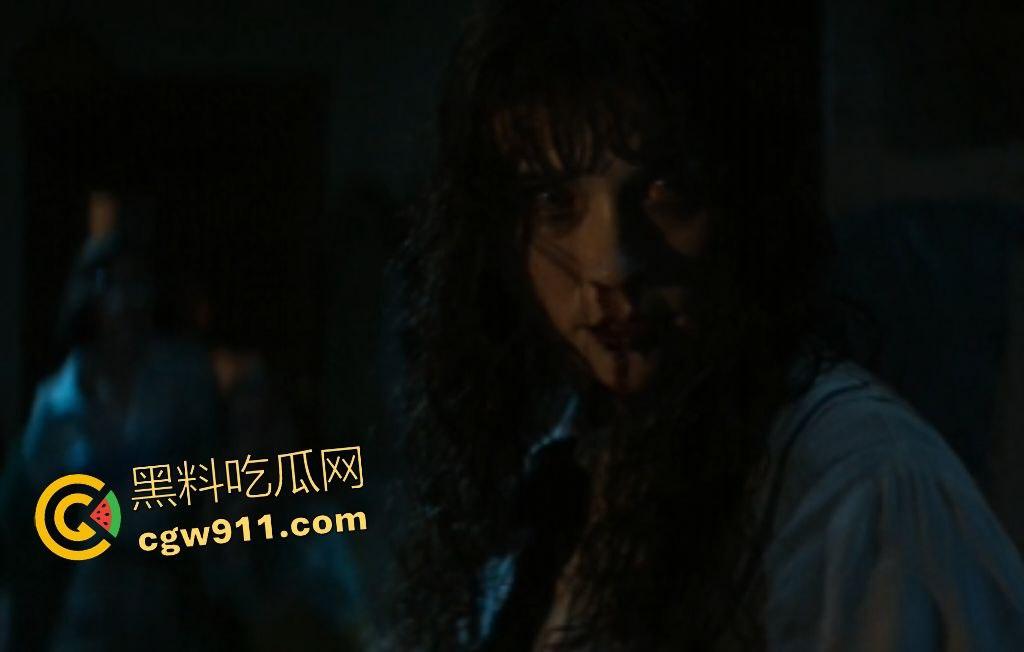 【招魂4】沃伦夫妇1986重返驱魔战场!斯莫尔家族恶魔肆虐,地狱烈焰吞噬惊魂夜!-7
