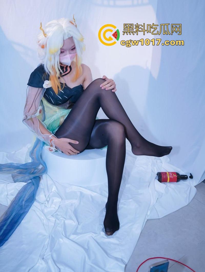 清纯反差福利姬【沐沐酱】最新自慰私拍流出,纤细尤物COS大乔,炮机嗡嗡狂顶嫩穴,粉红阴唇被撑开,撩到骨髓!-3