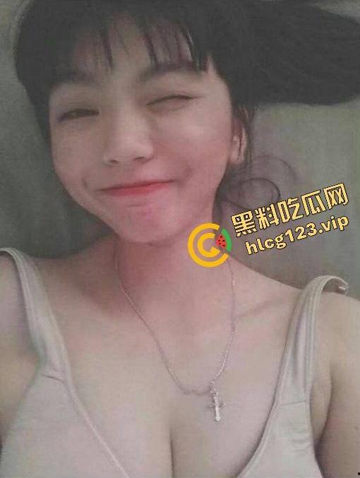 刚毕业女大学生遭男友威胁！私密高清全程录播曝光，尺度口交画面令人震惊！-2