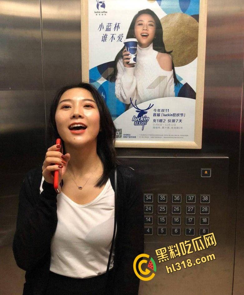 背着亲哥跟嫂子家里偷情,嫂子主动换上情趣丝袜,口交吃鸡黑丝诱惑,各种姿势爆操 !-2