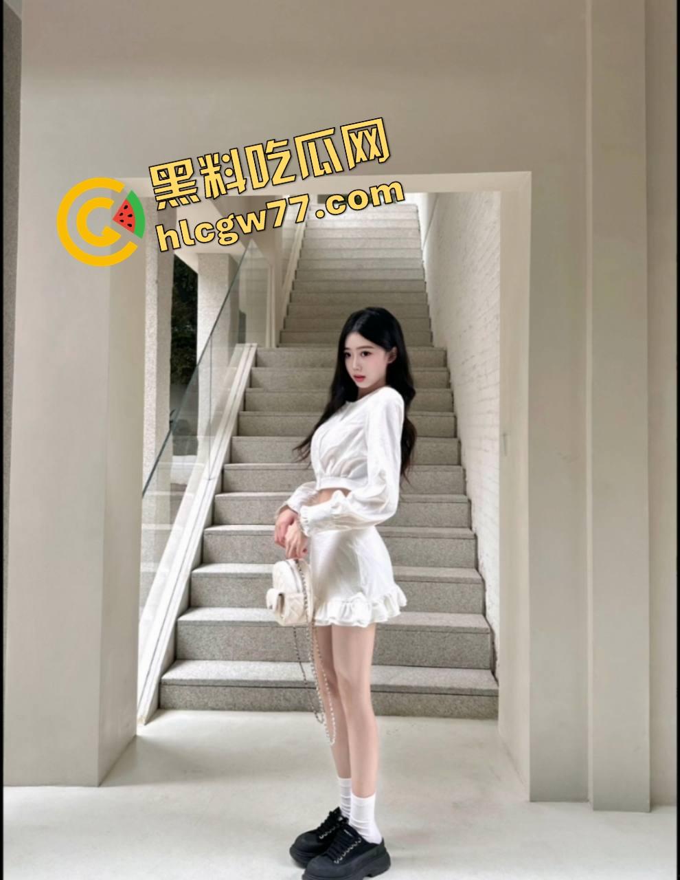 小姨子浪得离谱,表情骚得像A片女主表情比动作还骚,无套骑射主动求操,姐夫我真绷不住了!-3