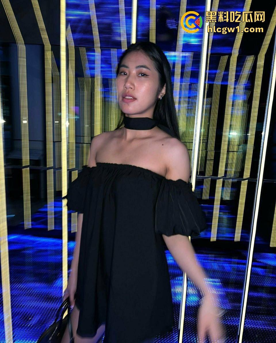 留学生【马可妍】的性爱日记曝光!吃洋屌吃成母狗,跪地讨好主人,彻底成了外国人的玩物!-2