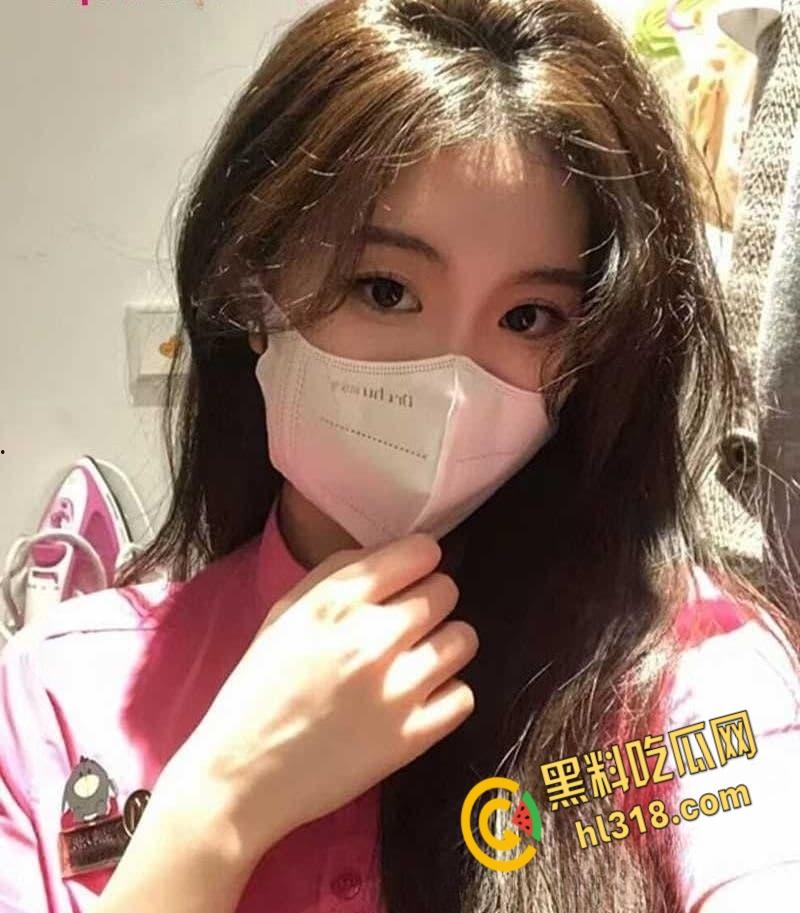 极品少女福利姬【麦麦】，清纯艺术生在麦当劳兼职，主动约炮小哥哥，被大屌爆操嫩穴，淫骚表情无比诱人 ！