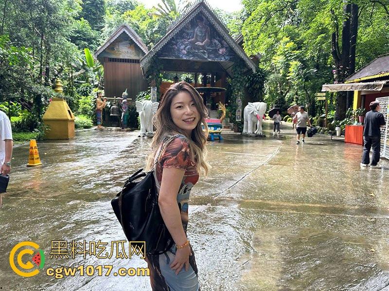 长春工商银行职员【张丽瑶】认主大客户被调教成淫骚母狗,深喉添屌技艺高超多姿势爆操,高潮眼神迷离欲仙欲死!-2