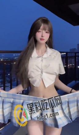 抖音140w粉丝网红小马漫漫,风骚御姐黑丝包臀裙渔网袜 乳沟露出土豪定制 劲爆热舞大尺度视频流出-2