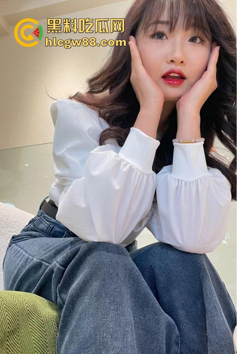 湖南师范大学【王莹】连体网袜自慰勾引学弟 风骚展示性感美乳与浓密黑森林