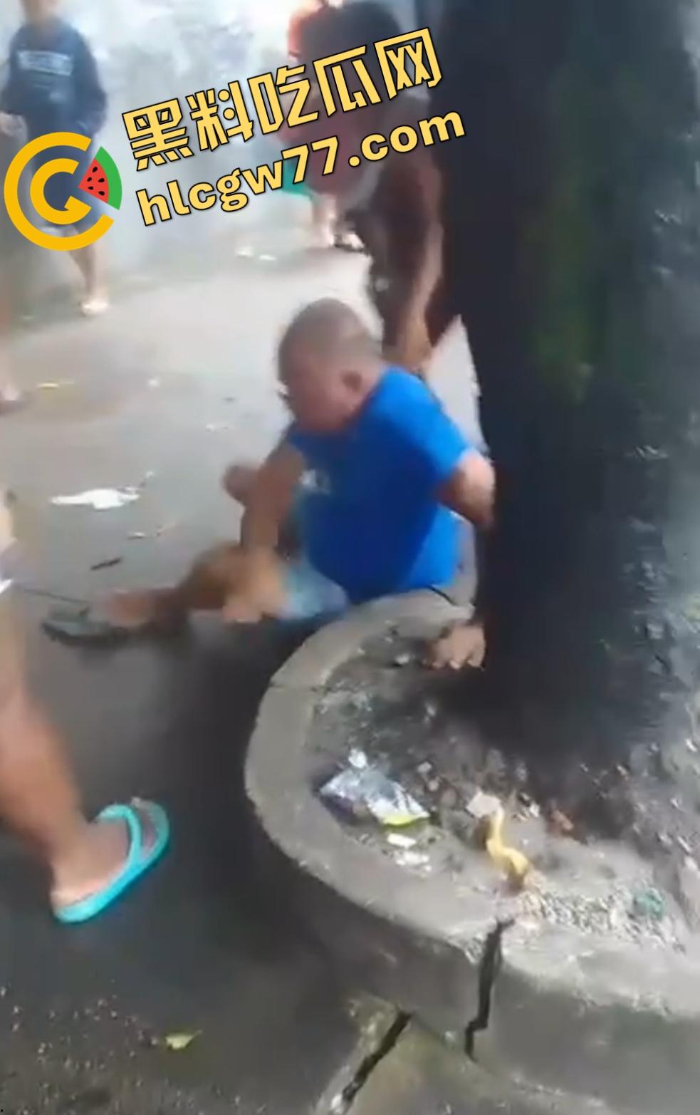 巴西“泰森”咬耳酿血腥！“泰森”偷窥女子，黑衣男见义勇为反被咬掉耳朵，现实版“疼痛奥林匹克”！