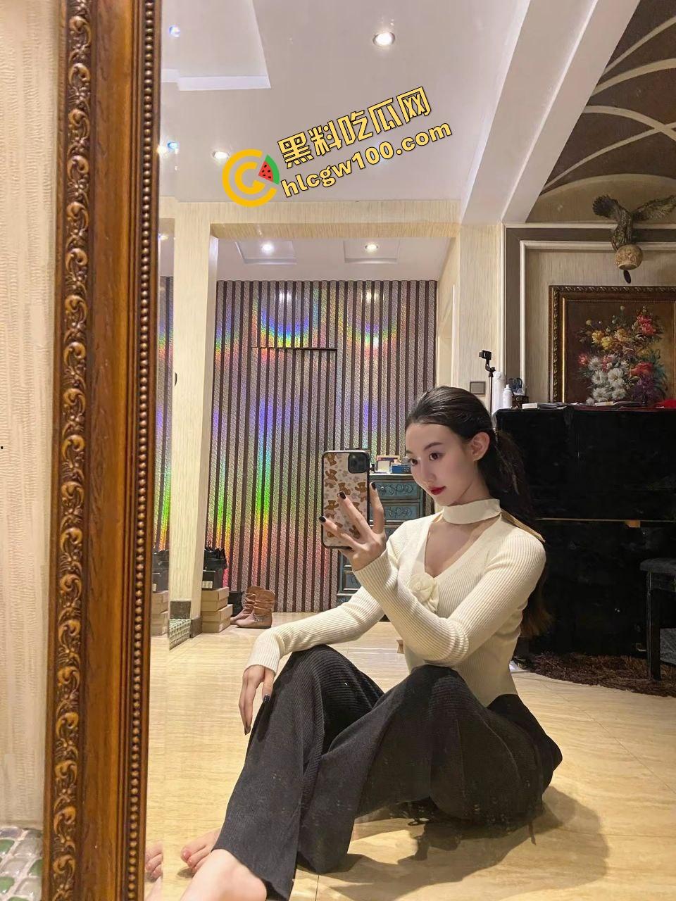 猎奇性爱!成都小情侣反差婊【雷倩】塑料膜炸裂做爱,袜子当套激烈操逼!原创独家曝光流出!-3