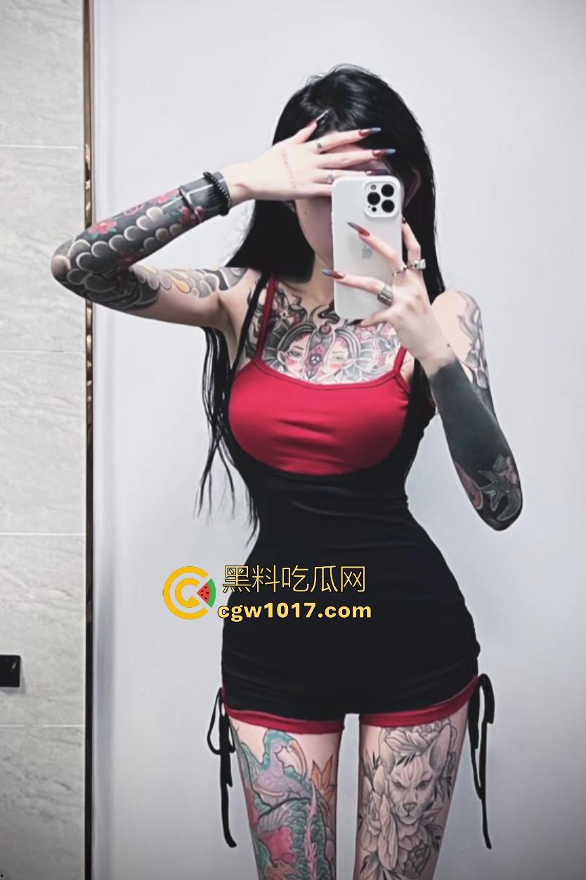 成都白天精神小妹集美们6打3！高跟踹头脱鞋底砸脑门太狠，三人牛逼抗打多人围殴，最后还得是男人来拉架！