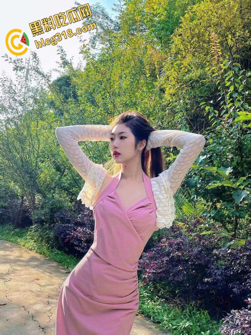 天津外国语大学校花【孟嘉惠】,微乳蝴蝶逼与男友酒店大戏,开档黑丝都遮不住粉粉的嫩逼 !-3