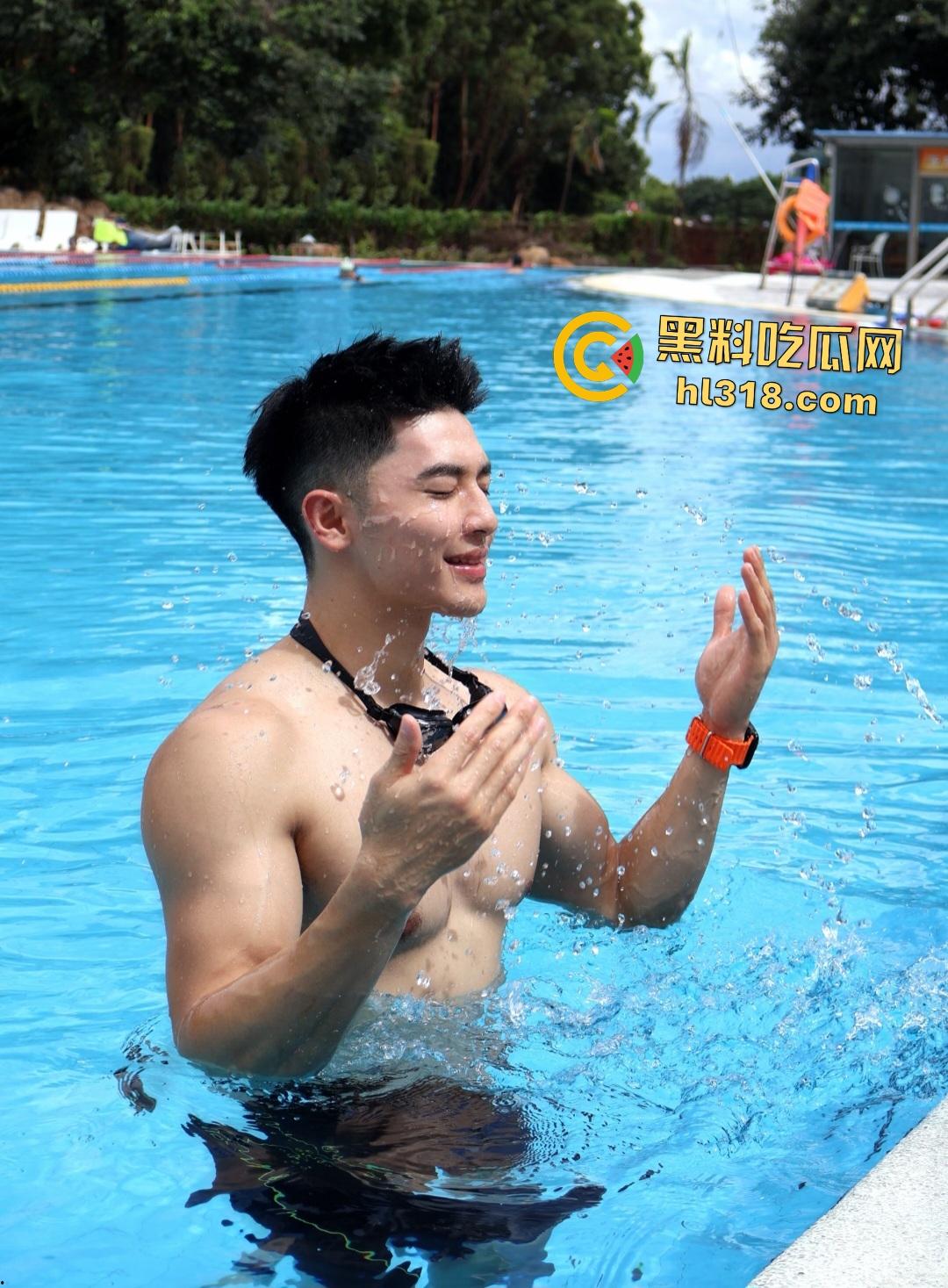 小红书健身博主【Lwench】约炮极品身材富婆,能帮自己舔屁眼,拿钱还有逼操,这神仙操作啊!-3