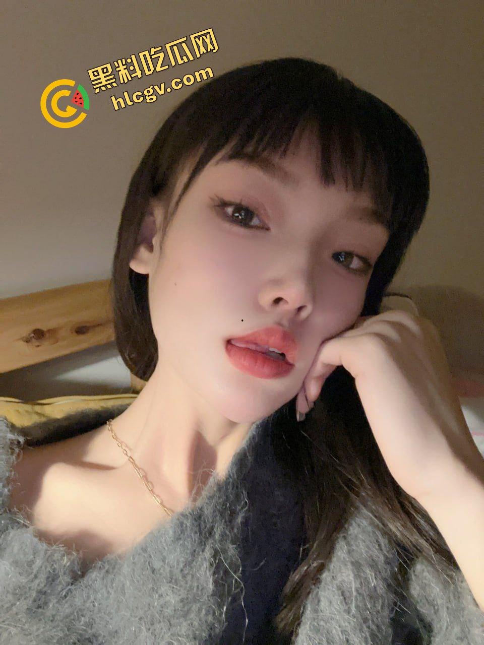 山西阳泉盂县反差小姐姐『高雅丽』黑中带粉的鲍鱼忒美 与男友酒店开房口爱!独家流出!-3