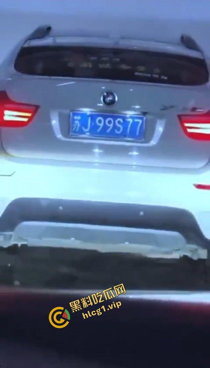 地下车库之 宝马激情车震！后妈裙美女上位 榨干的节奏！闺蜜刺激偷拍解说！