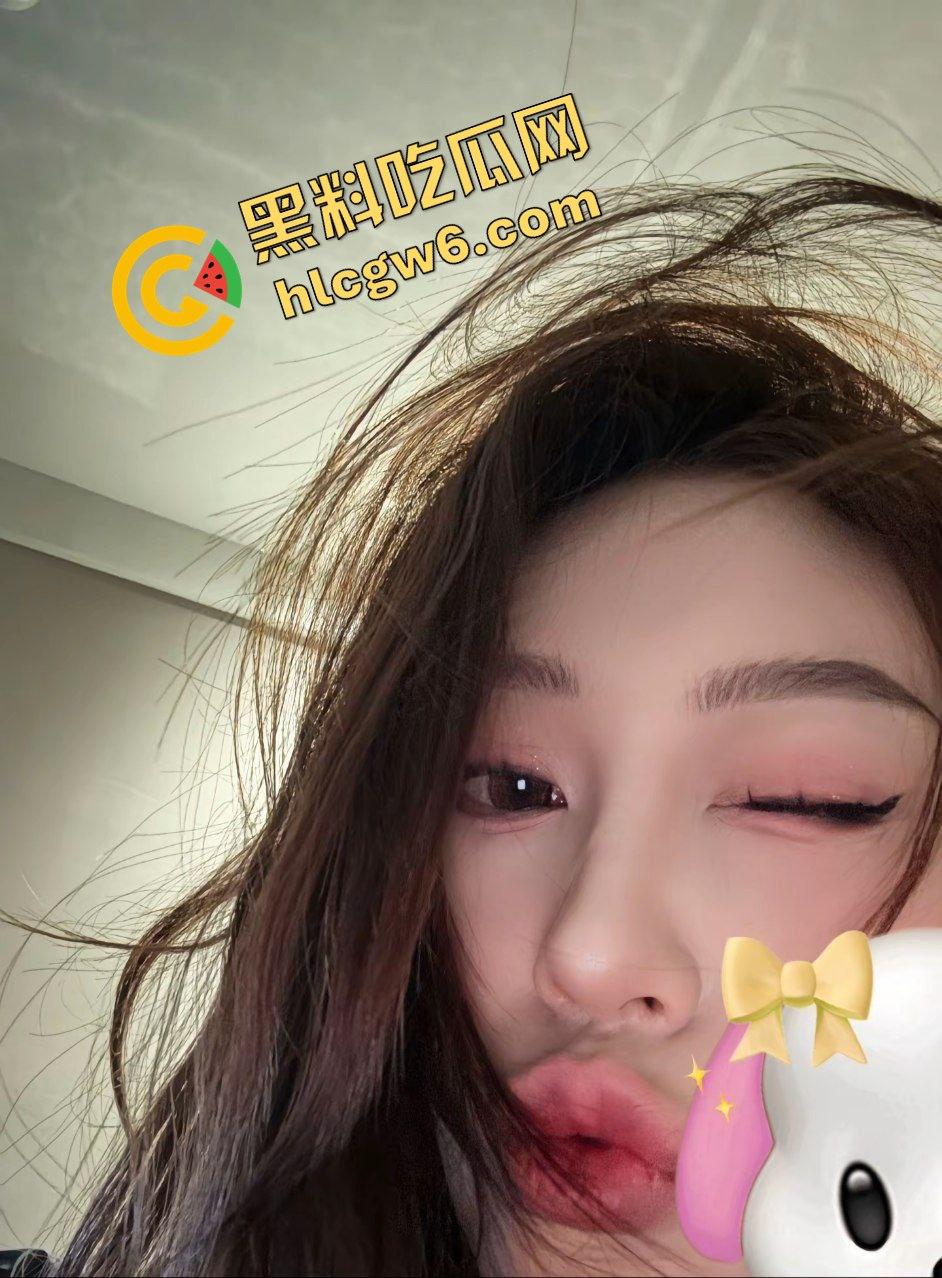 江西贵溪反差婊贱母狗人妻『夏妍熙』偷情老王酒店激情做爱 显眼大雷诱眼猛插骚逼!原创流出!-6