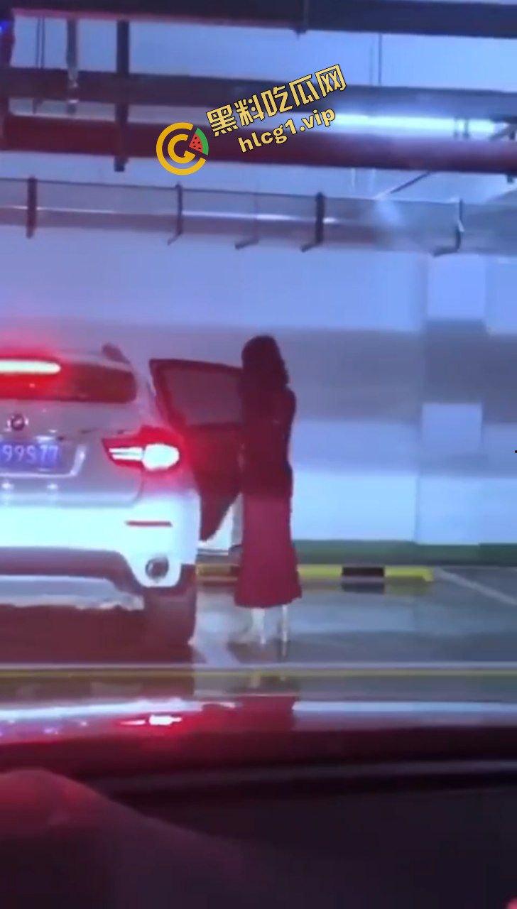 地下车库之 宝马激情车震!后妈裙美女上位 榨干的节奏!闺蜜刺激偷拍解说!-7