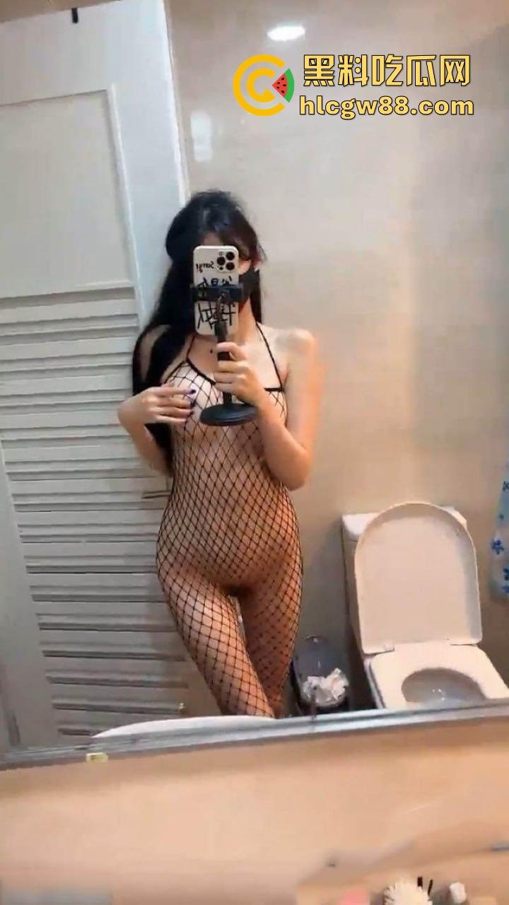 38w粉抖音女神【暖儿】渔网装裹长腿,擦边玩成艺术,抖音封号急坏了,不让露逼咋钓凯子!-7