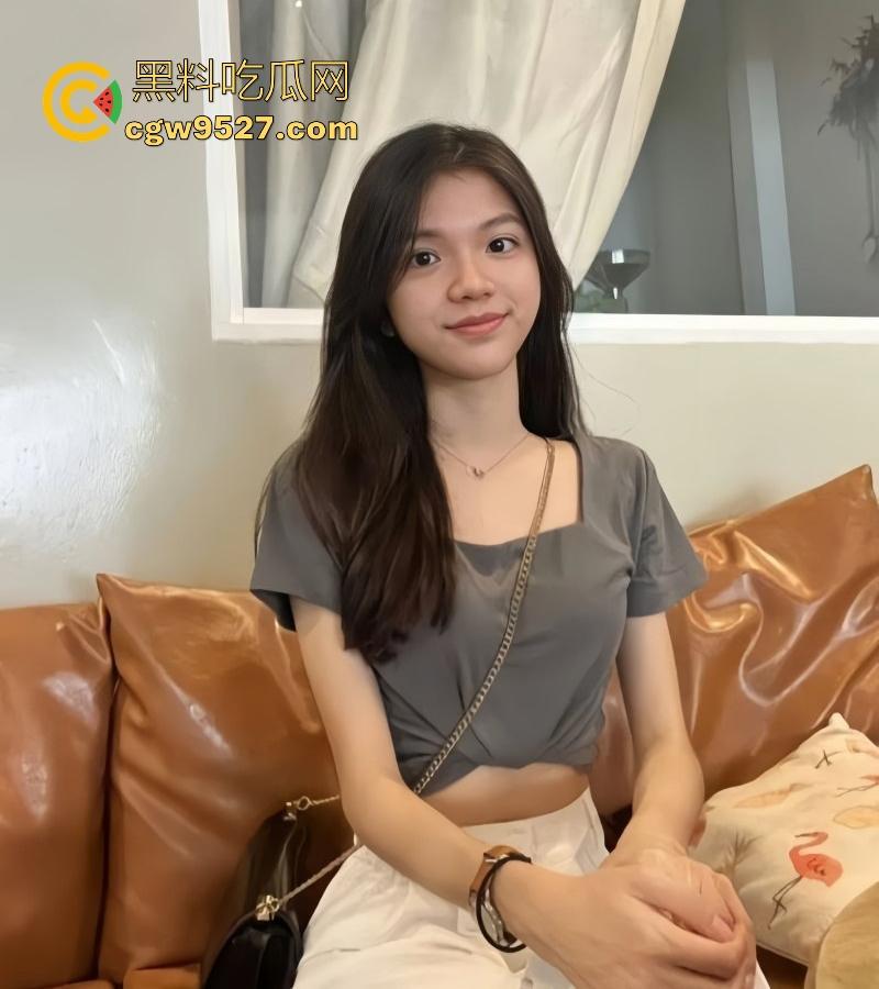 厦门大学【张婷婷】调教视频流出，清纯女神骑乘猛坐粗大鸡巴上，淫水顺大腿流淌，房间充满了呻吟声！