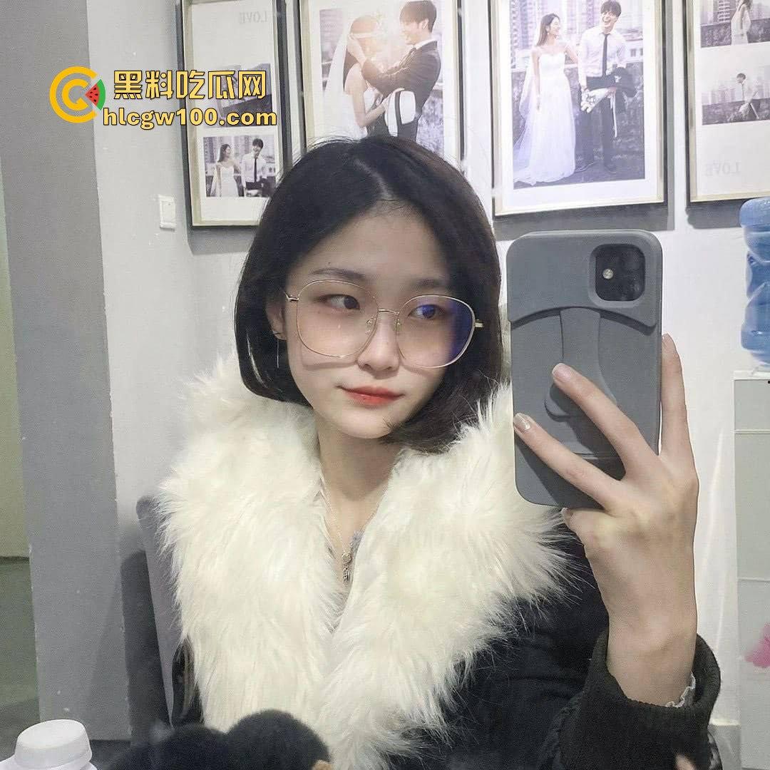 湖南精神小妹【叶怡玉】约炮视频曝光，吃鸡技术性女主无一差评，炮友连连称赞 内容劲爆亮眼！！