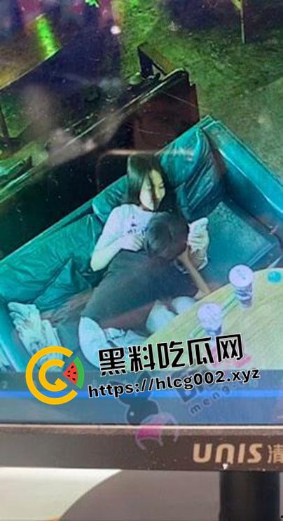 广西玉林仙尼奶茶店口交 初级中学【孙晓慧】在校高冷女神 在外反差风骚当众口交-7