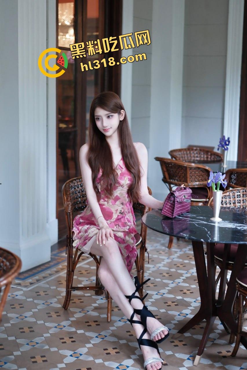 双穴充气扩张直接升华，嘴巴奶子逼全塞满，三个洞都被撑得鼓鼓的，充实到连呻吟都喊不出来！