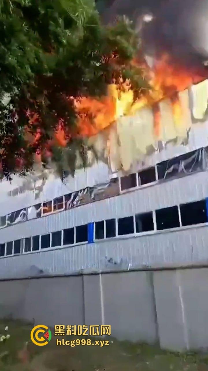 华阳红瓦二手家具市场突发大火 天干物燥成隐患导火索!-2