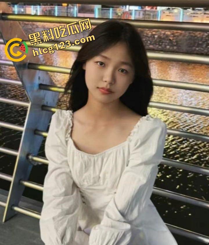 佛山卫生职业技术学院女生谢婉婷被曝全裸后入式校园爆红!-3