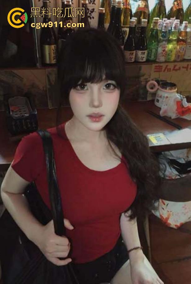 把嘴巴当逼操！湖南长沙小情侣玩转口交，各种姿势花式做爱，有b都不操就喜欢小嘴巴，妹子都跪地求饶！