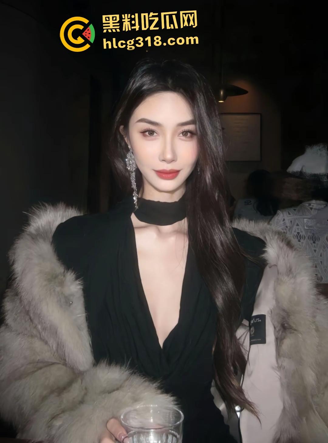 抖音【龚璟璇】人妖绿茶婊翻车!黑丝口交被秃顶金主内射,鸡鸡对鸡鸡比人体蜈蚣还骚!-3