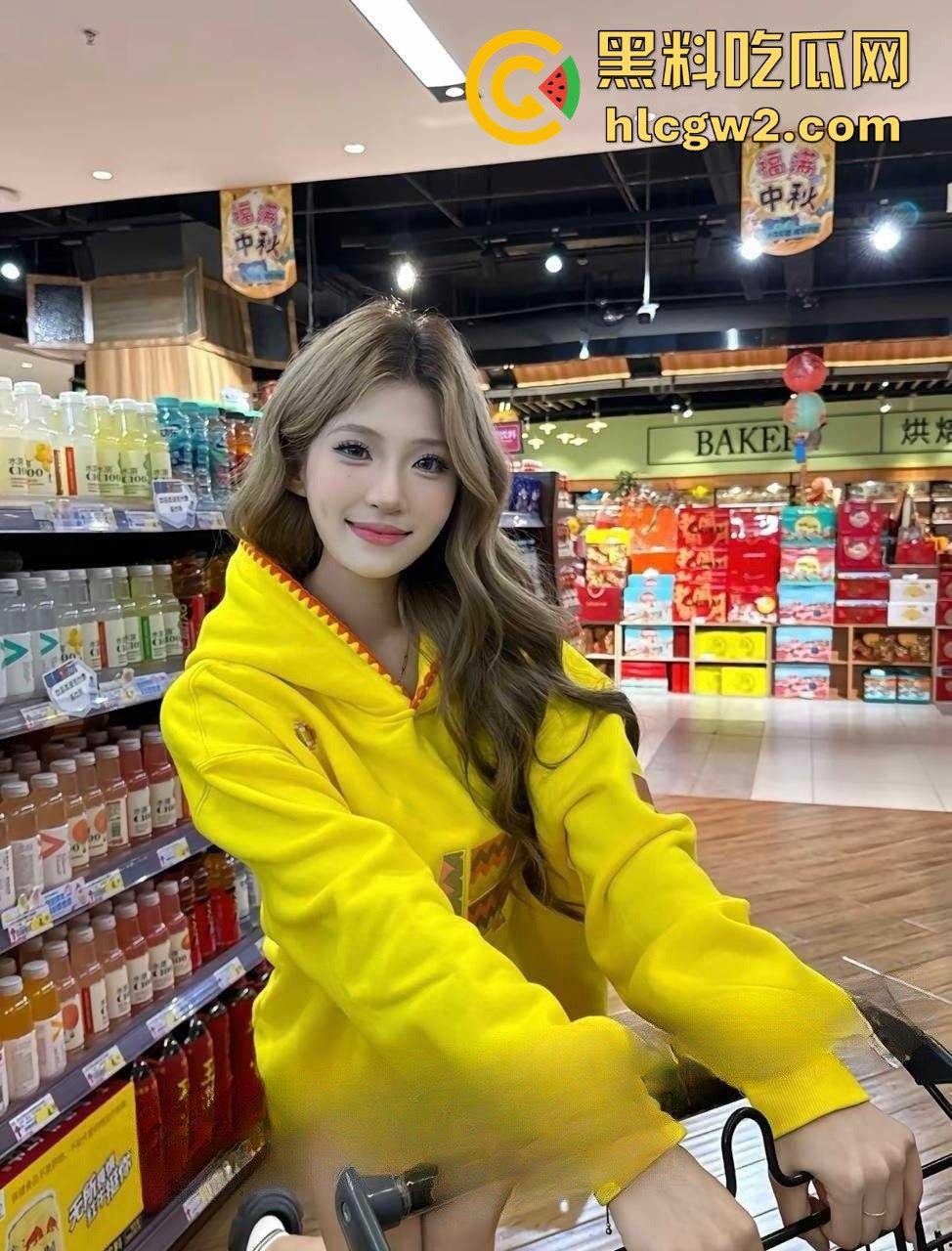 郑州00后【黄絮如】裸聊视频被渣男泄露,骚到舔自己淫水,这下彻底火了!-2