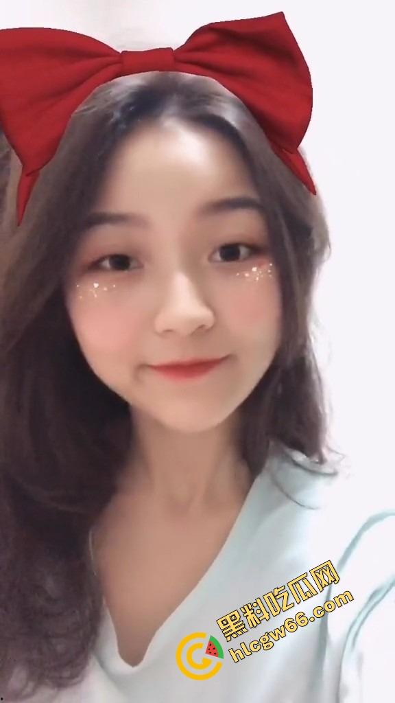 山西太原人妻【范乔乔】约炮操上瘾，白天当主管，晚上被舔到喷水尖叫，偷情后回家让老公再插骚逼！