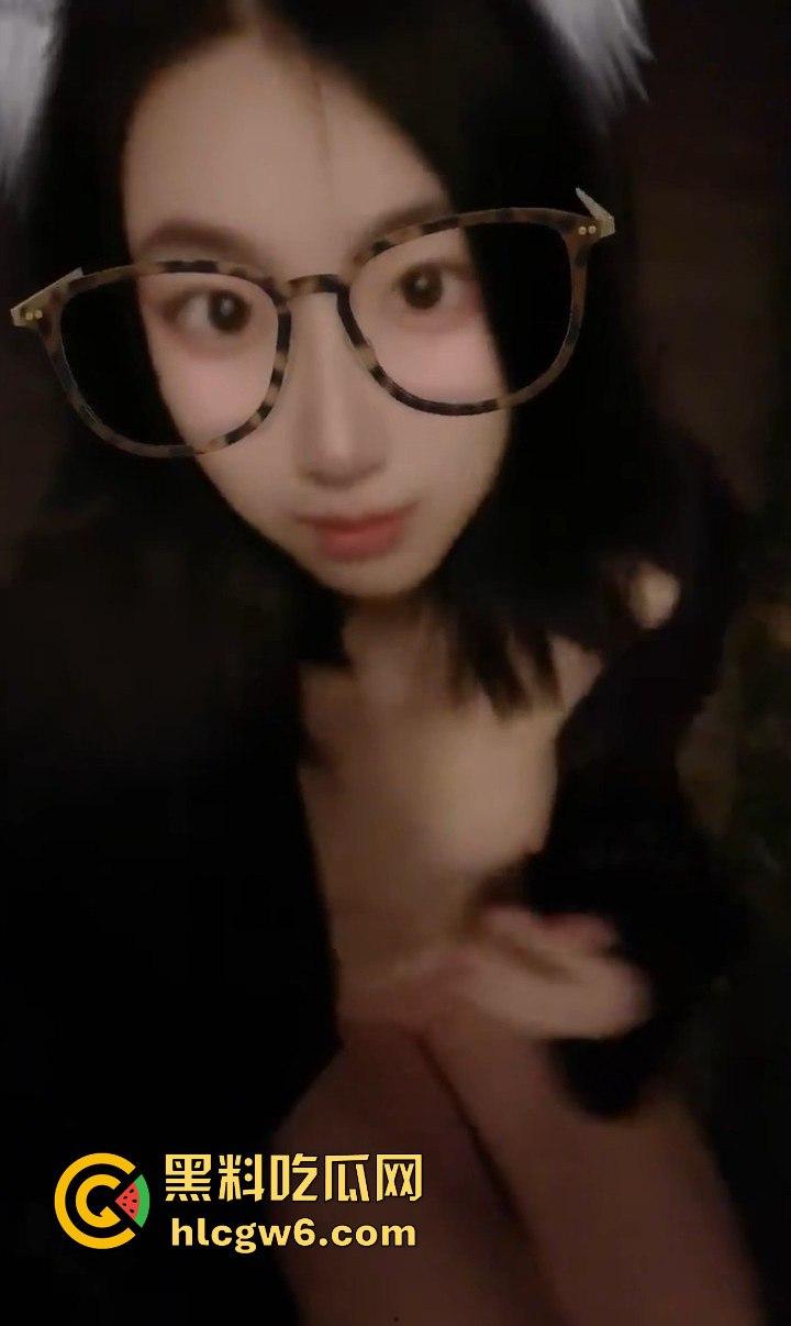 四川职业学院高挑反差学姐【安慧】金主调教视频曝光，户外露出上瘾了，双乳引爆眼球！-10