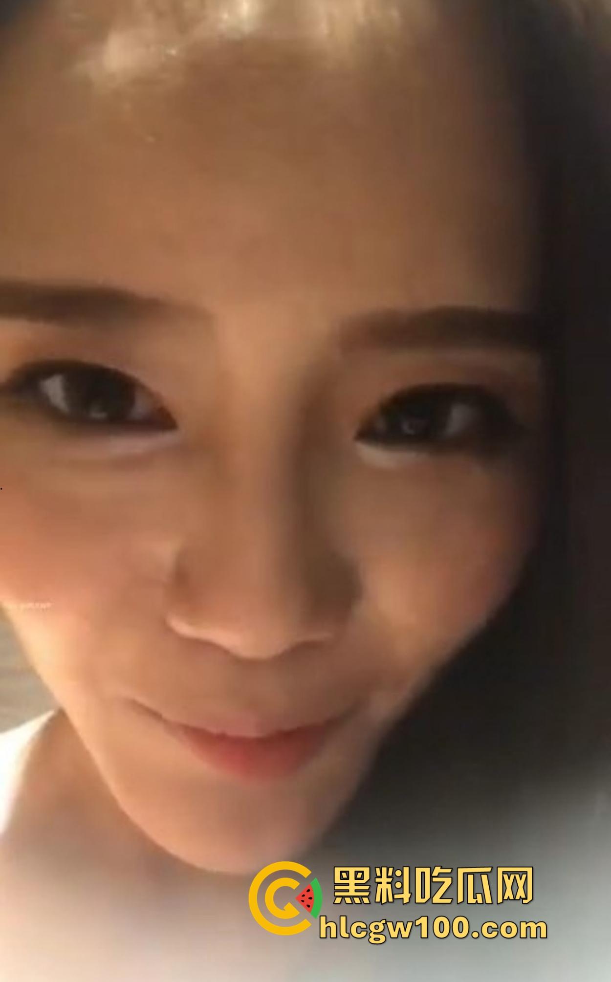 抖音快手高学历骚货【思刀普】视频外流,炮机插穴骚到飞天,情趣内衣一字马淫舞掰腿露逼,高知母狗的淫荡秀真6!-9