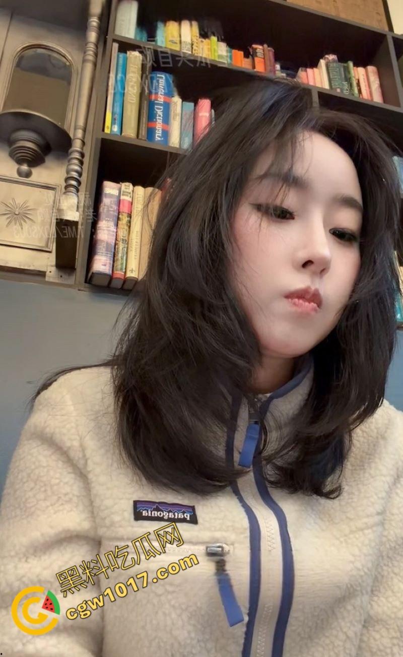 极品女神【噗噗】图书馆约会转山顶野战，美腿缠绕翘臀绽放，深喉口爆，嫩穴被后入内射，骚气拉满！