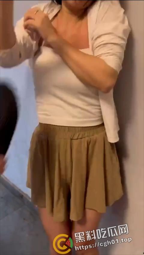 虐胸纯享版!拖鞋打胸 越打越红 小姐姐撕心裂肺的叫声 这乳腺都要打烂了吧-4