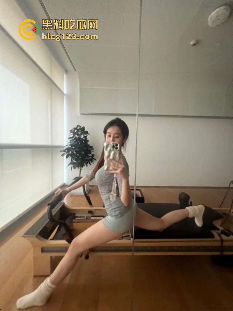 反差健身网红与男友分手后性爱视频遭泄 S身材骚浪母狗 各种工具玩弄 轻微受虐癖-1