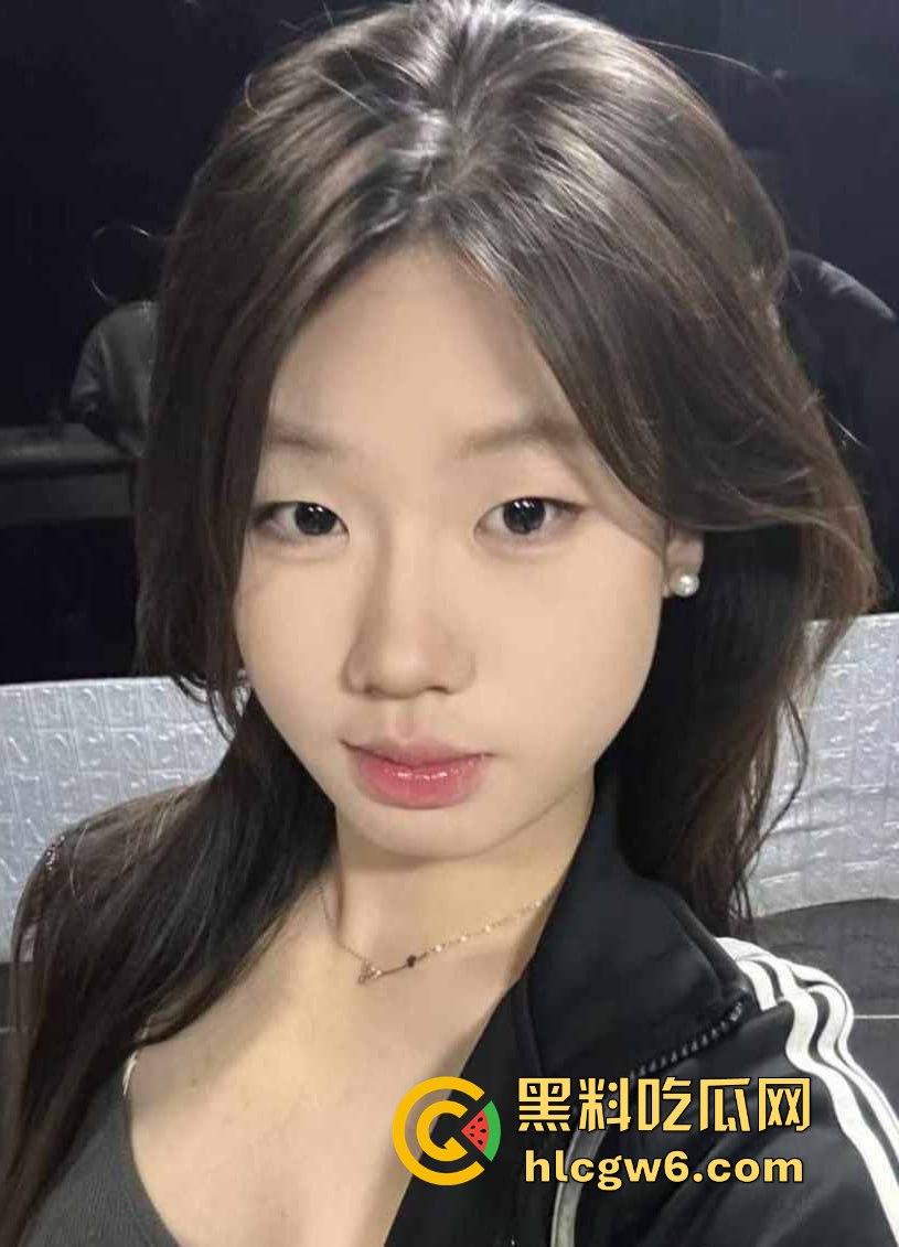 河南20岁骚货【李琦】风骚视频曝光 黑丝连体情趣内衣大跳骚舞 自慰高潮湿到滴水 骚货天花板就是她!-3