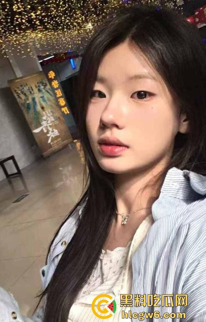 河南20岁骚货【李琦】风骚视频曝光 黑丝连体情趣内衣大跳骚舞 自慰高潮湿到滴水 骚货天花板就是她!-5