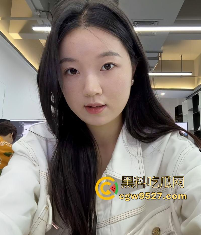 约炮极品顺德少妇【林薇薇】深喉口爆吞精,湿漉漉的嫩穴被猛插,玩具铃铛插屁眼,无套后入淫叫不停!-4