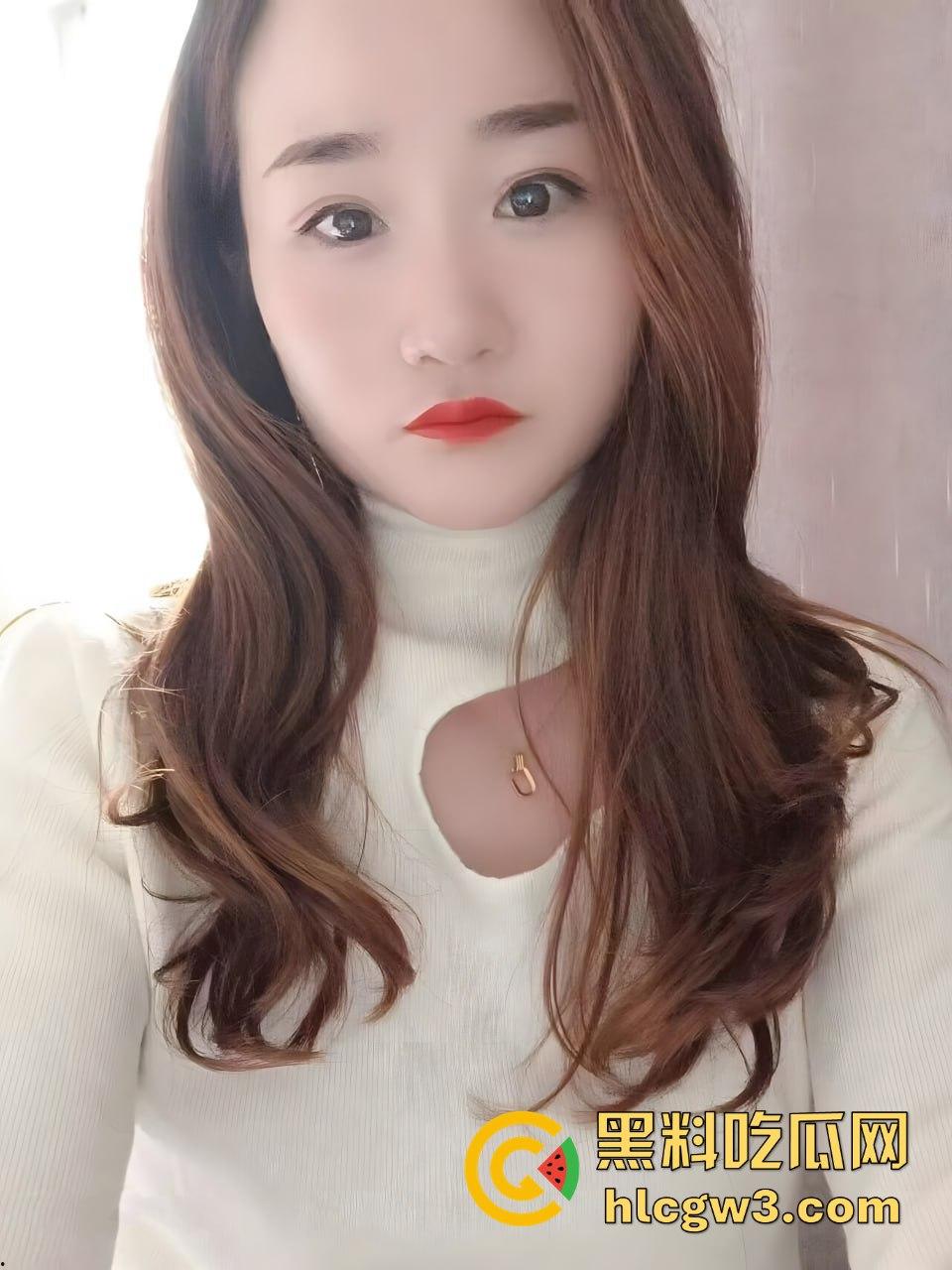 六合老公亲自带反差婊老婆去和单男3P玩SM调教 极品嫩逼轮肏 刺激画面视频流出！