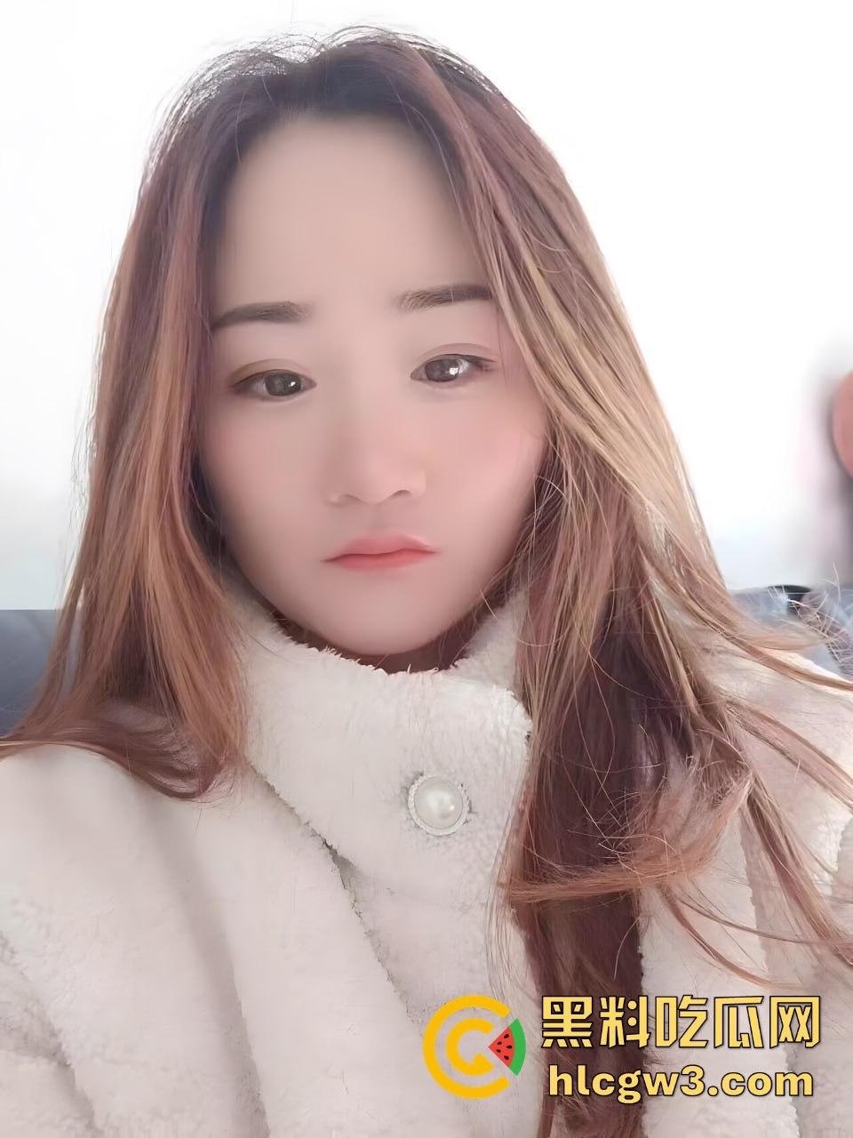 六合老公亲自带反差婊老婆去和单男3P玩SM调教 极品嫩逼轮肏 刺激画面视频流出!-5